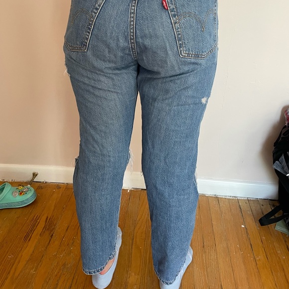 Original 501 Levi’s jean!! Perfect for petite women (5”1-5”3) - Picture 4 of 4